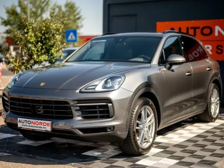 Porsche Cayenne Standard