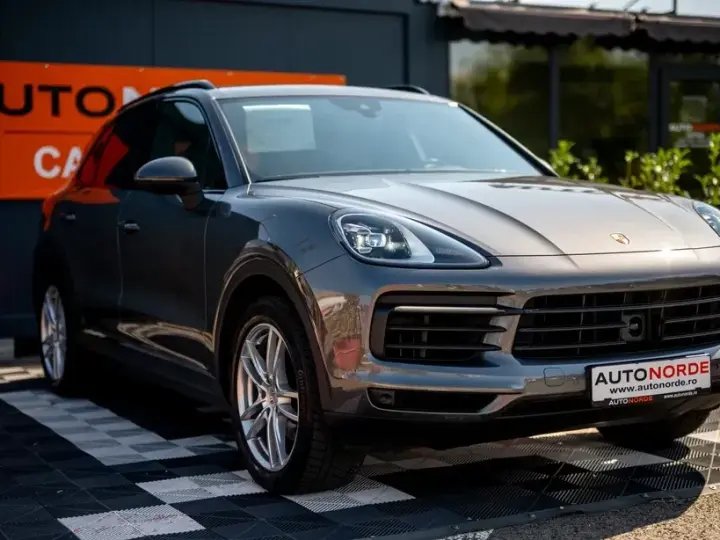 Porsche Cayenne Standard