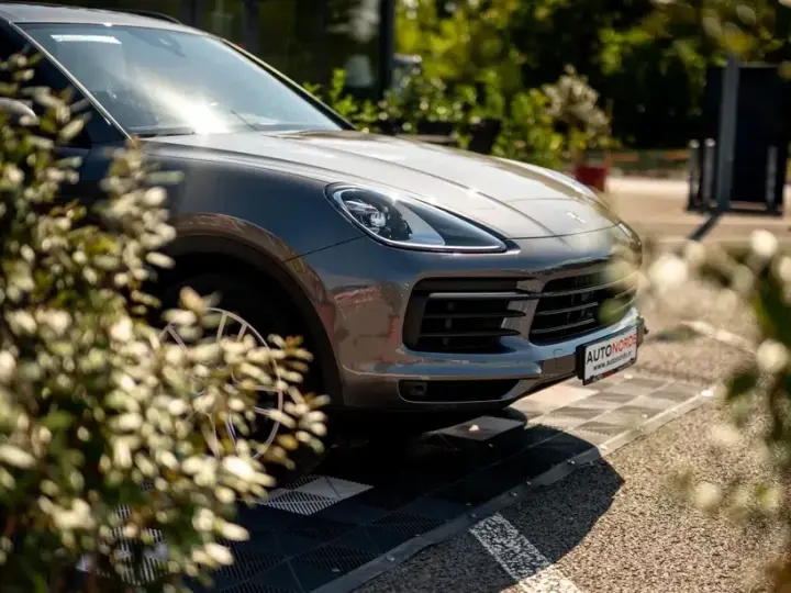 Porsche Cayenne Standard