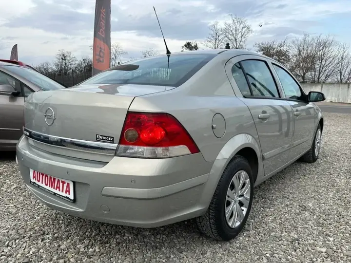 Opel Astra 1.6 Automatik Selection