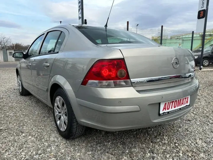 Opel Astra 1.6 Automatik Selection