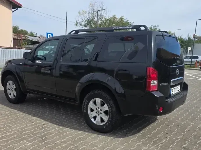 Nissan Pathfinder III 2.5 dCi LE