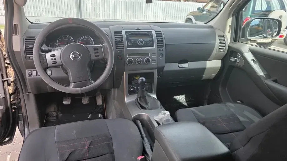 Nissan Pathfinder III 2.5 dCi LE — imagine 2