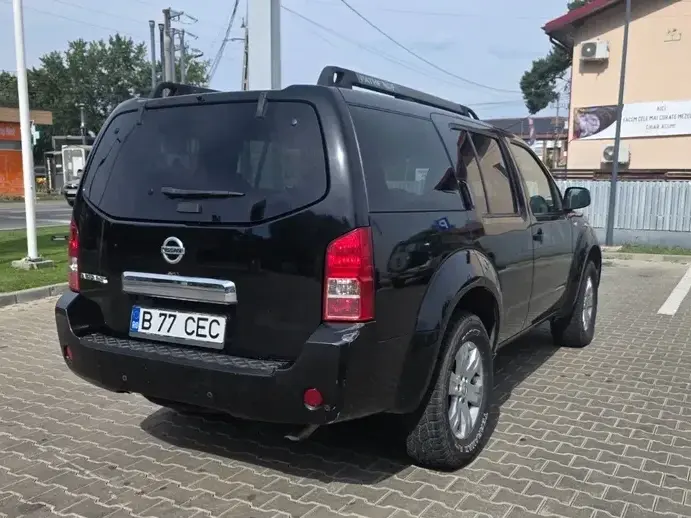 Nissan Pathfinder III 2.5 dCi LE
