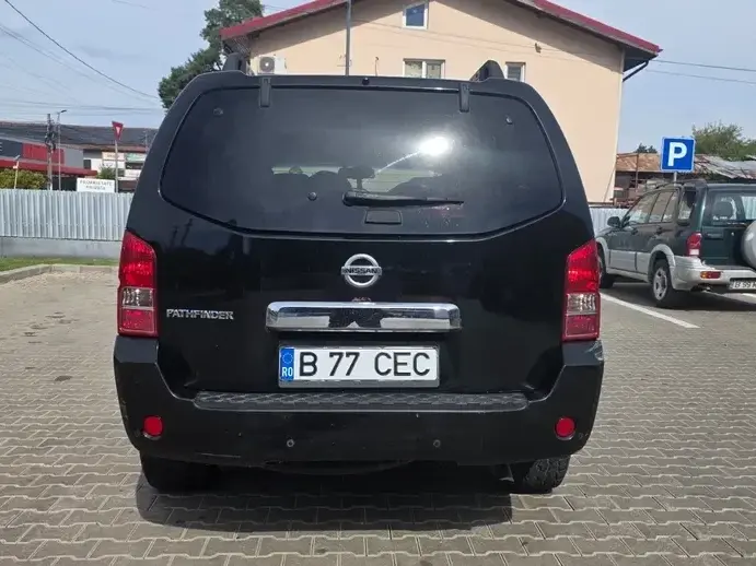 Nissan Pathfinder III 2.5 dCi LE