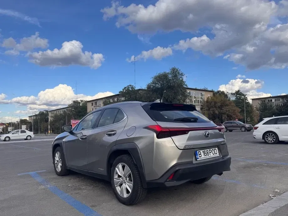 Lexus UX — imagine 5