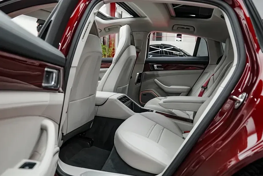 Porsche Panamera 4S E-Hybrid — imagine 6