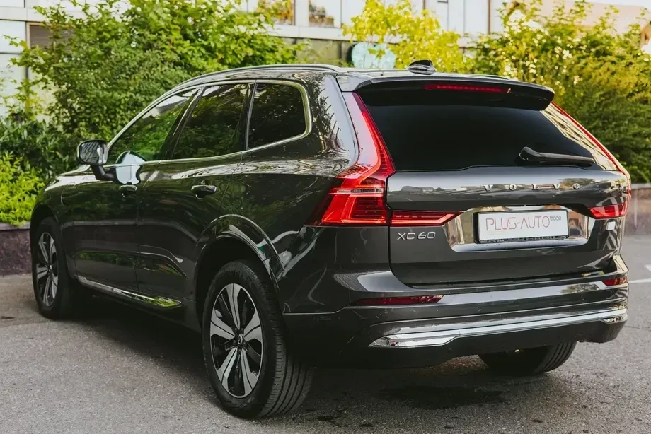 Volvo XC 60 II Recharge T8 AWD AT Ultimate Bright — imagine 6