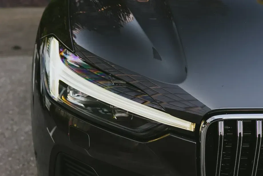 Volvo XC 60 II Recharge T8 AWD AT Ultimate Bright — imagine 3