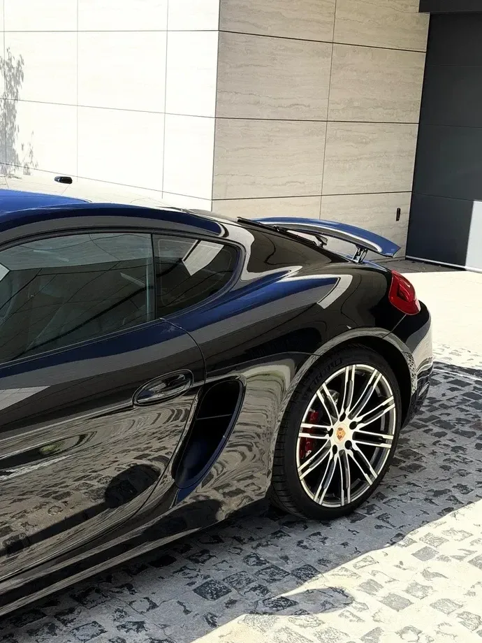 Porsche Cayman — imagine 3