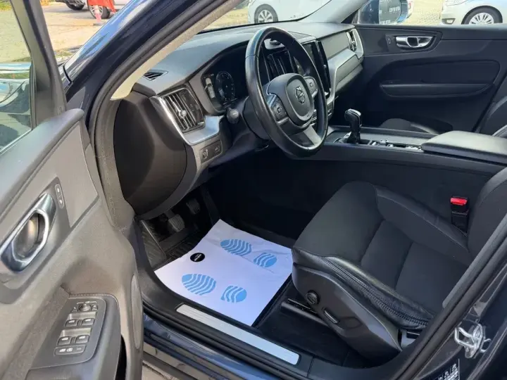 Volvo XC 60 D3 Momentum Pro