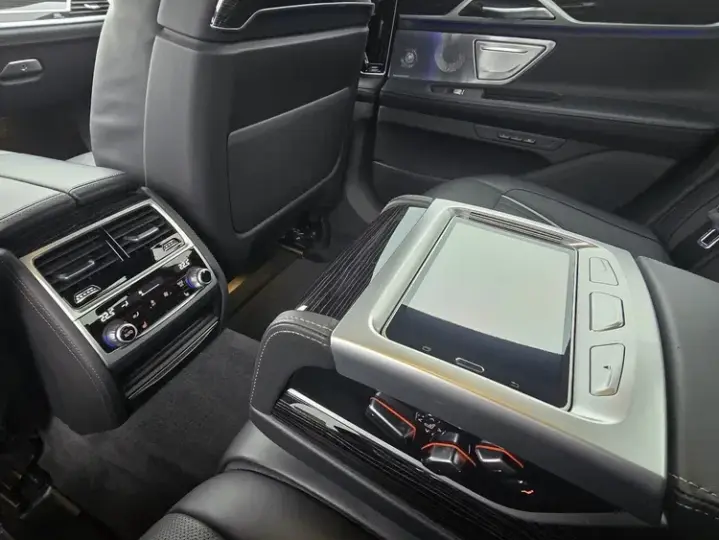 BMW Seria 7 G11/G12 [2015 - 2022] Active L Edition Exclusive
