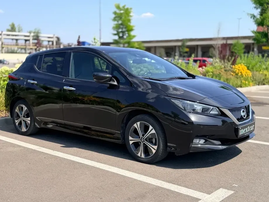 Nissan Leaf II 62 kWh e+ N-Connecta — imagine 3