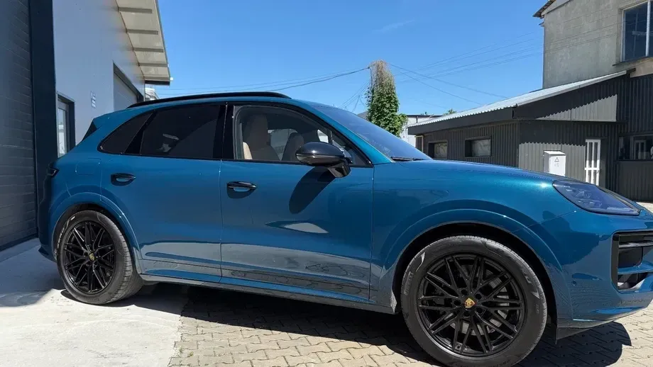Porsche Cayenne — imagine 2