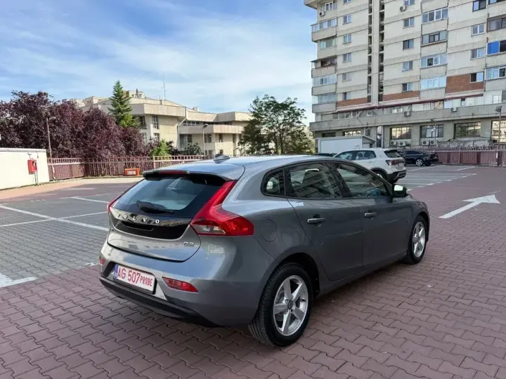 Volvo V40 D2 Powershift Momentum