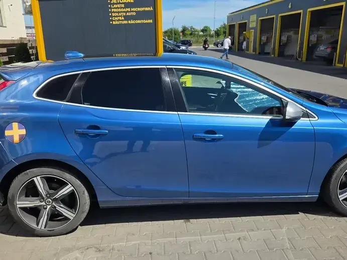 Volvo V40 II