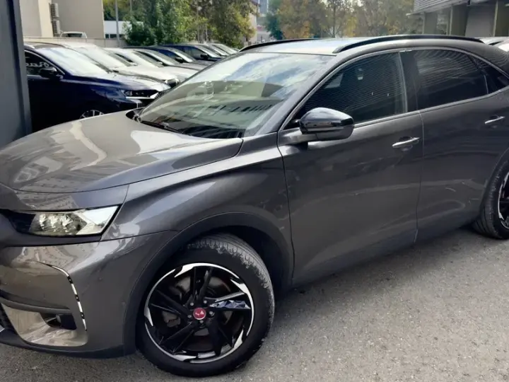 DS Automobiles DS 7 Crossback Crossback 4x4 PERFORMANCE LINE