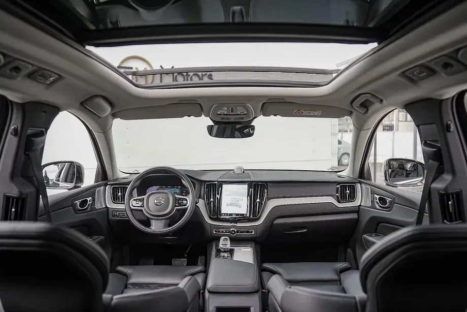 Volvo XC 60 II Recharge T6 Twin Engine eAWD Inscription Expression — imagine 3