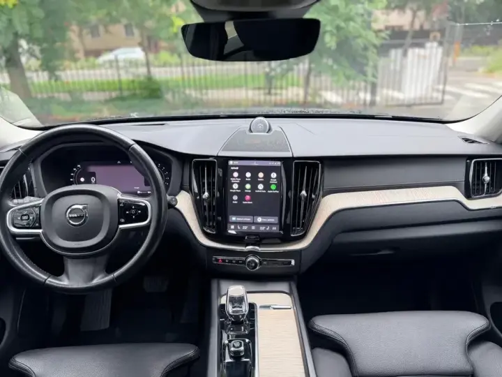 Volvo XC 60 B4 MHEV AT8 AWD Inscription