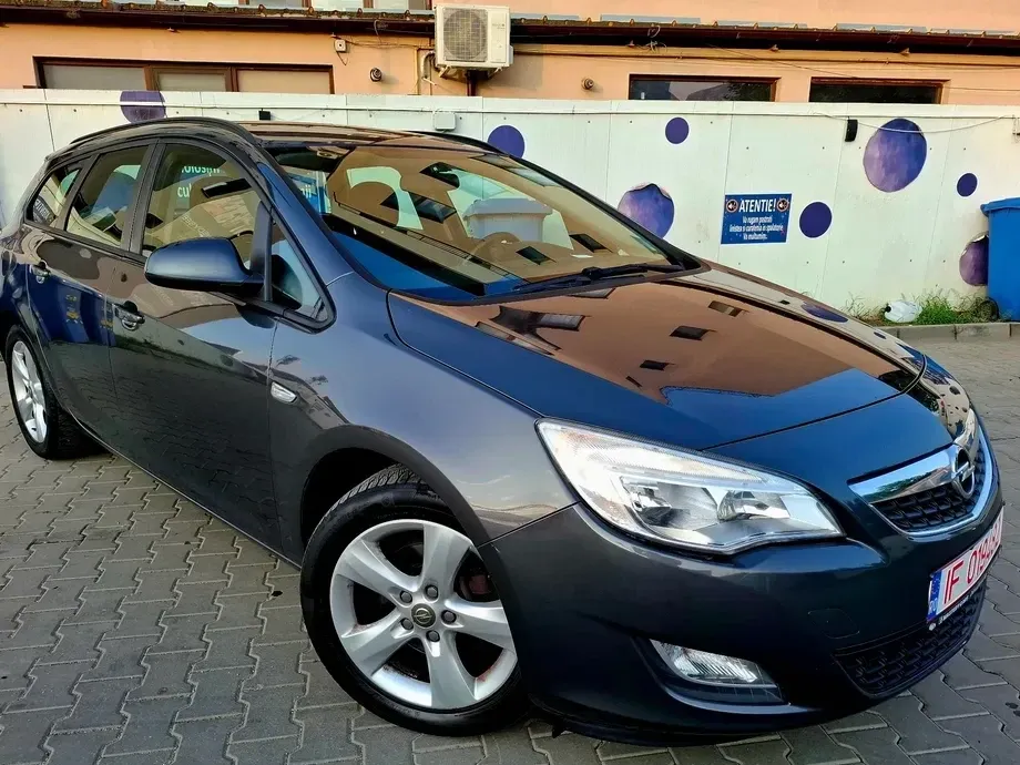Opel Astra J 1.7 CDTI DPF Design Edition — imagine 2