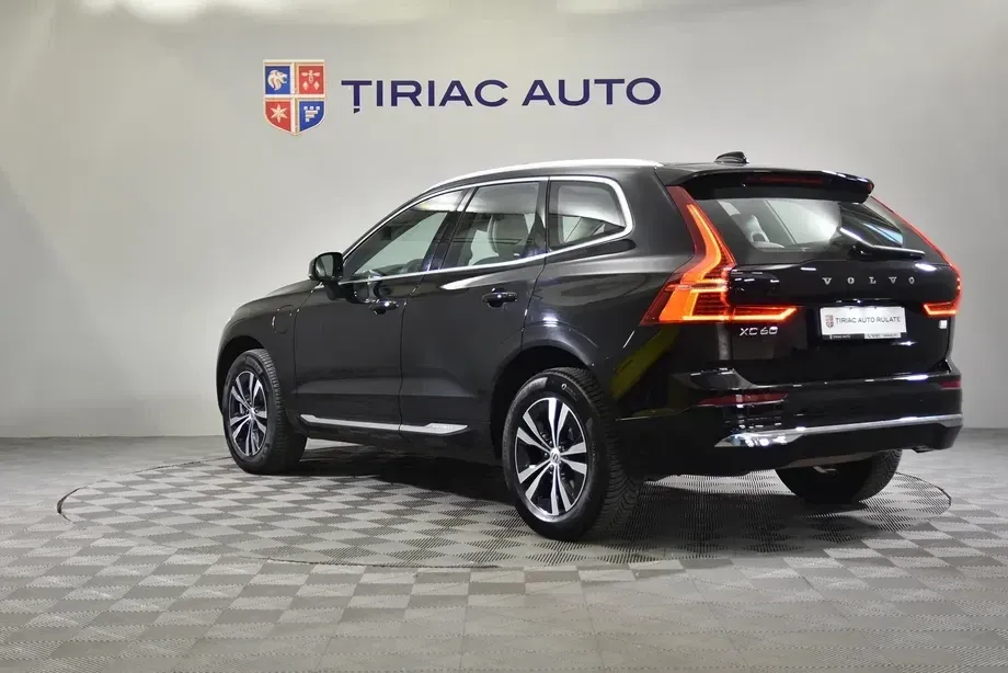 Volvo XC 60 T6 AWD Recharge Geartronic Inscription — imagine 3