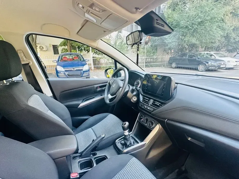Suzuki S-Cross 1.4 Boosterjet MHEV Cool — imagine 3