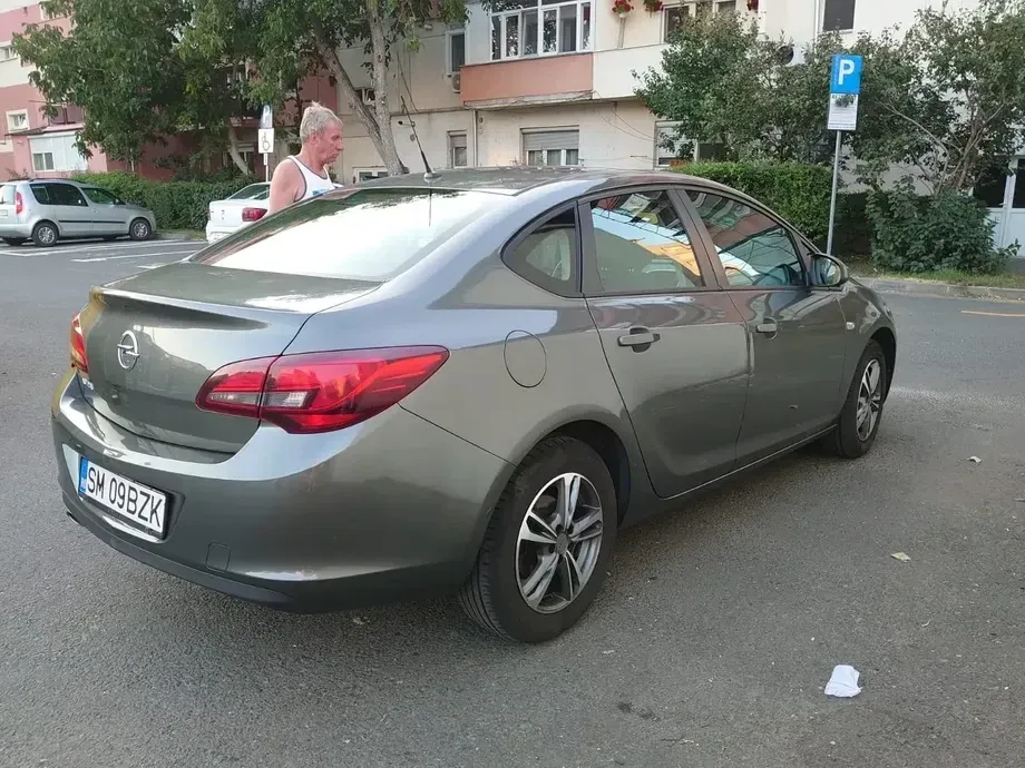 Opel Astra 1.4 Turbo ECOTEC Enjoy — imagine 4