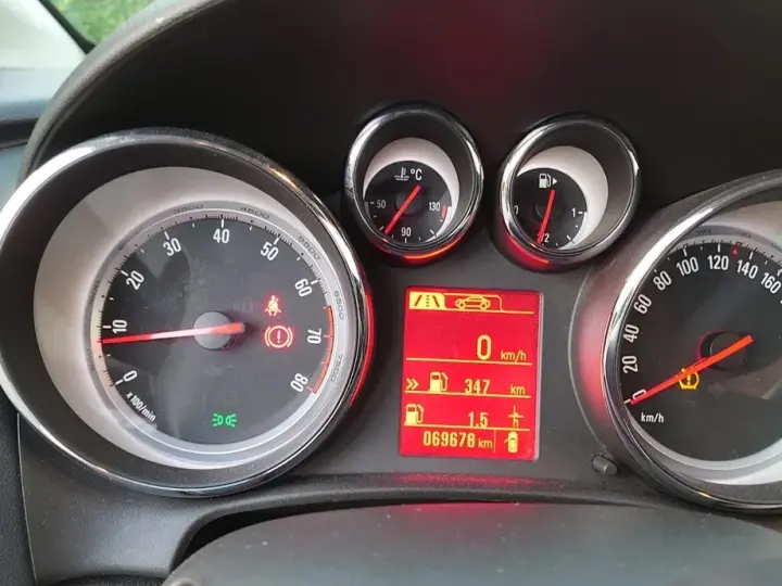 Opel Astra 1.4 Turbo ECOTEC Enjoy
