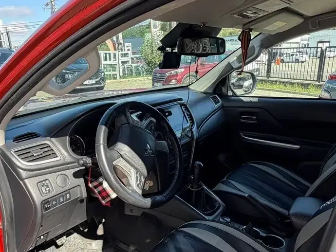 Mitsubishi L200 Double Cab 2.2 DI-D M/T Intense