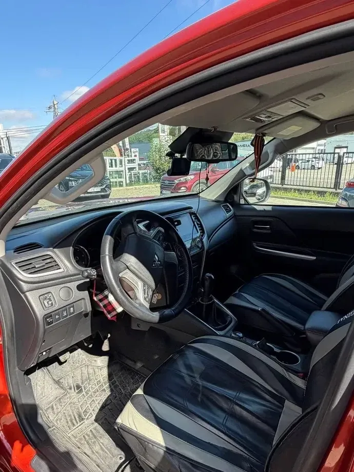 Mitsubishi L200 Double Cab 2.2 DI-D M/T Intense — imagine 5