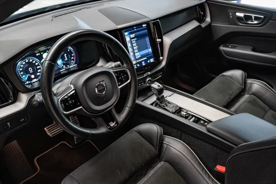 Volvo XC 60 II D5 AWD Geartronic RDesign — imagine 5