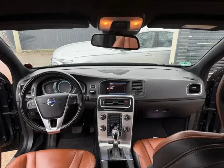 Volvo V60 I