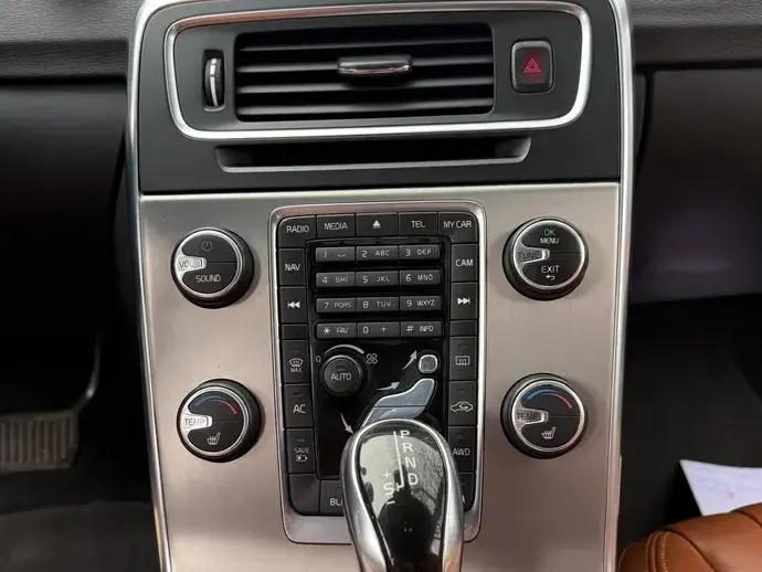 Volvo V60 I