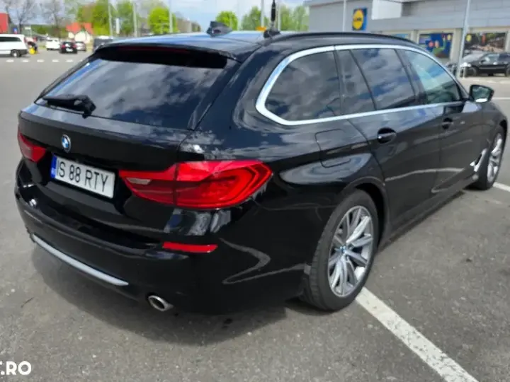 BMW Seria 5 G30/G31 [2017 - Prezent] 520d Aut. Luxury Line