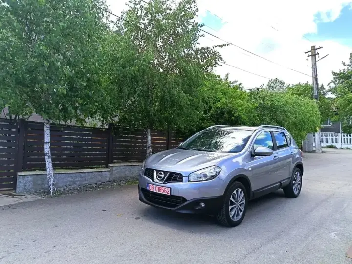 Nissan Qashqai I 2.0 DCI 4 x 4 DPF acenta