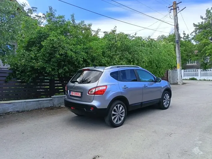 Nissan Qashqai I 2.0 DCI 4 x 4 DPF acenta