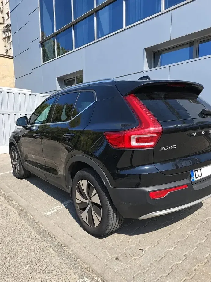 Volvo XC 40 Recharge T4 Twin Engine AT7 Inscription Expression — imagine 4