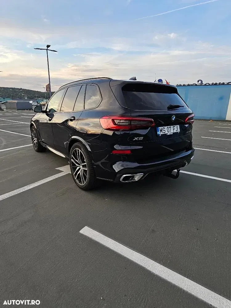 BMW X5 xDrive30d xLine — imagine 5