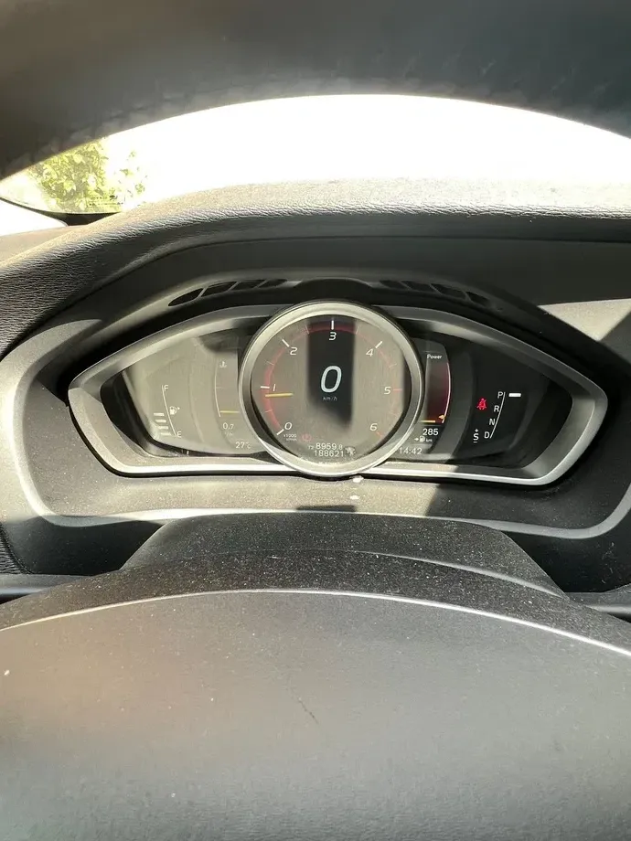 Volvo V40 II D4 Geartronic Ocean Race — imagine 4