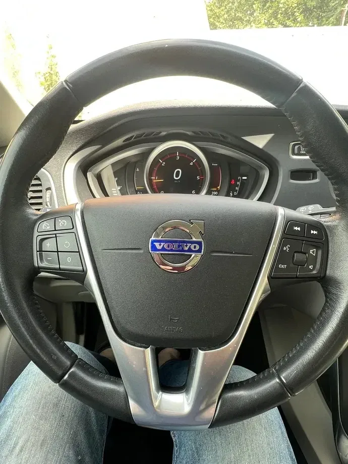 Volvo V40 II D4 Geartronic Ocean Race — imagine 3