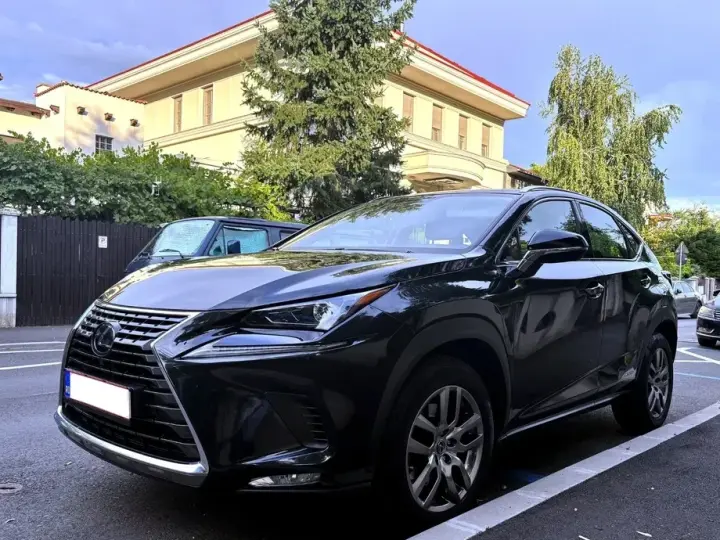Lexus NX I