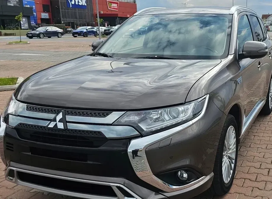 Mitsubishi Outlander III — imagine 2
