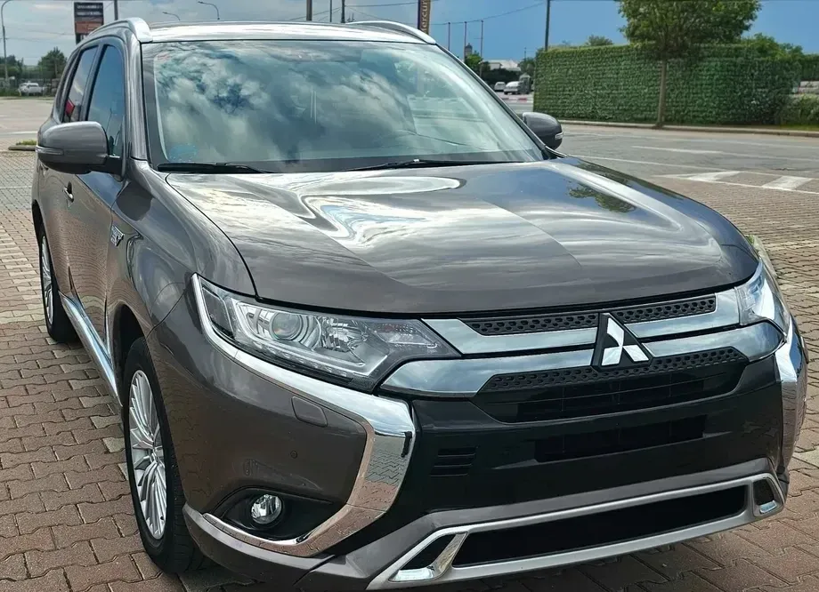 Mitsubishi Outlander III — imagine 3