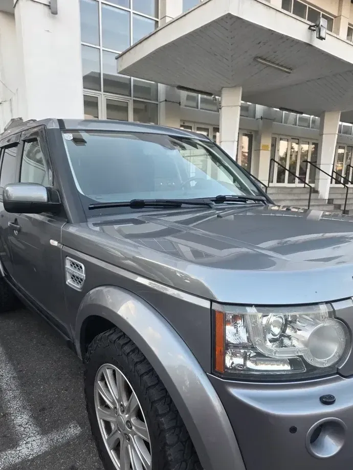 Land Rover Discovery IV — imagine 3