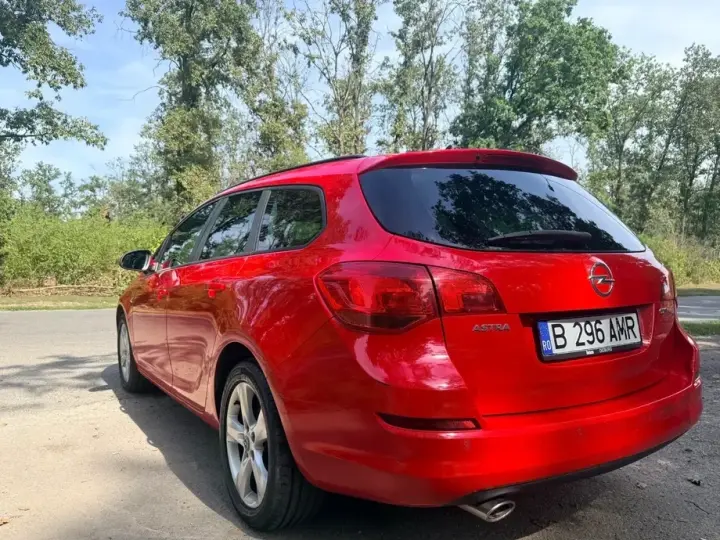 Opel Astra J