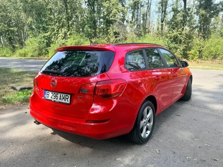 Opel Astra J