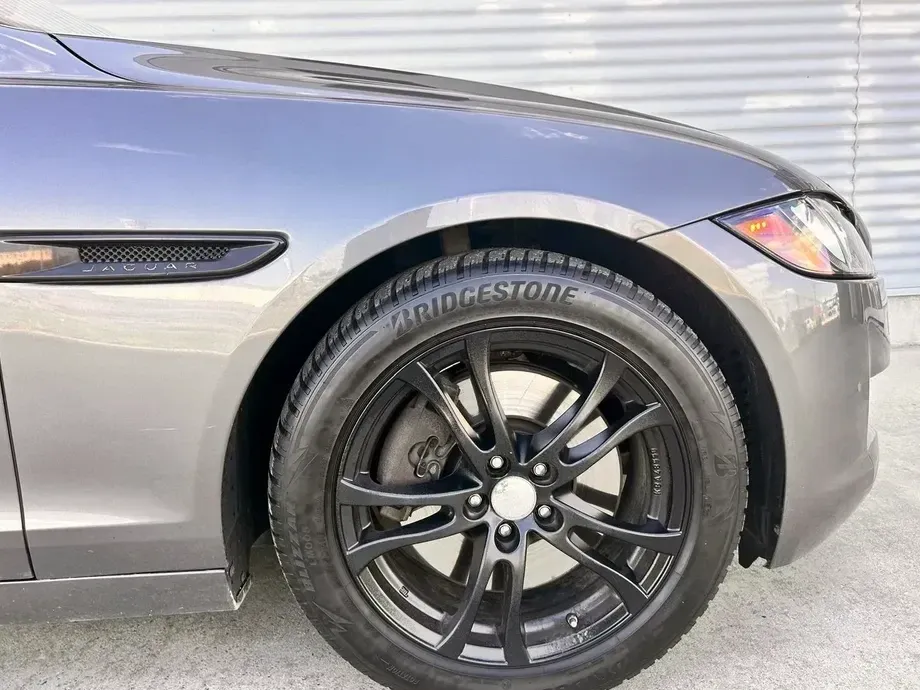 Jaguar XF 35t Prestige — imagine 3