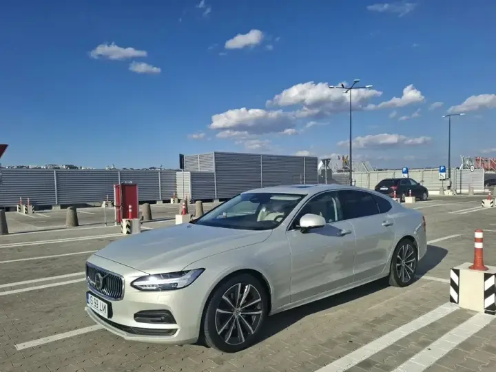 Volvo S90