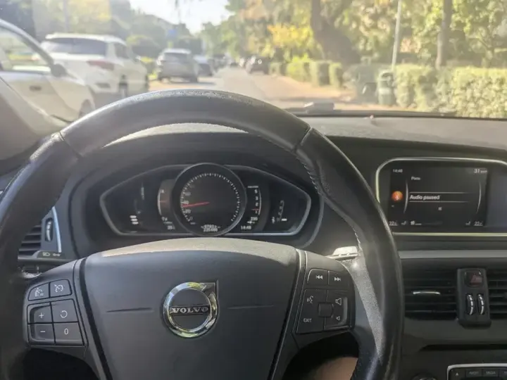 Volvo V40 II D2 DRIVe Aut. Momentum