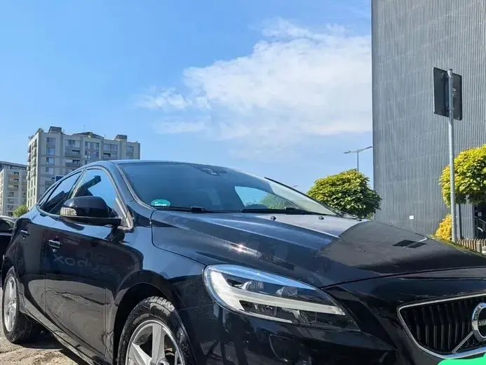 Volvo V40 II D2 DRIVe Aut. Momentum